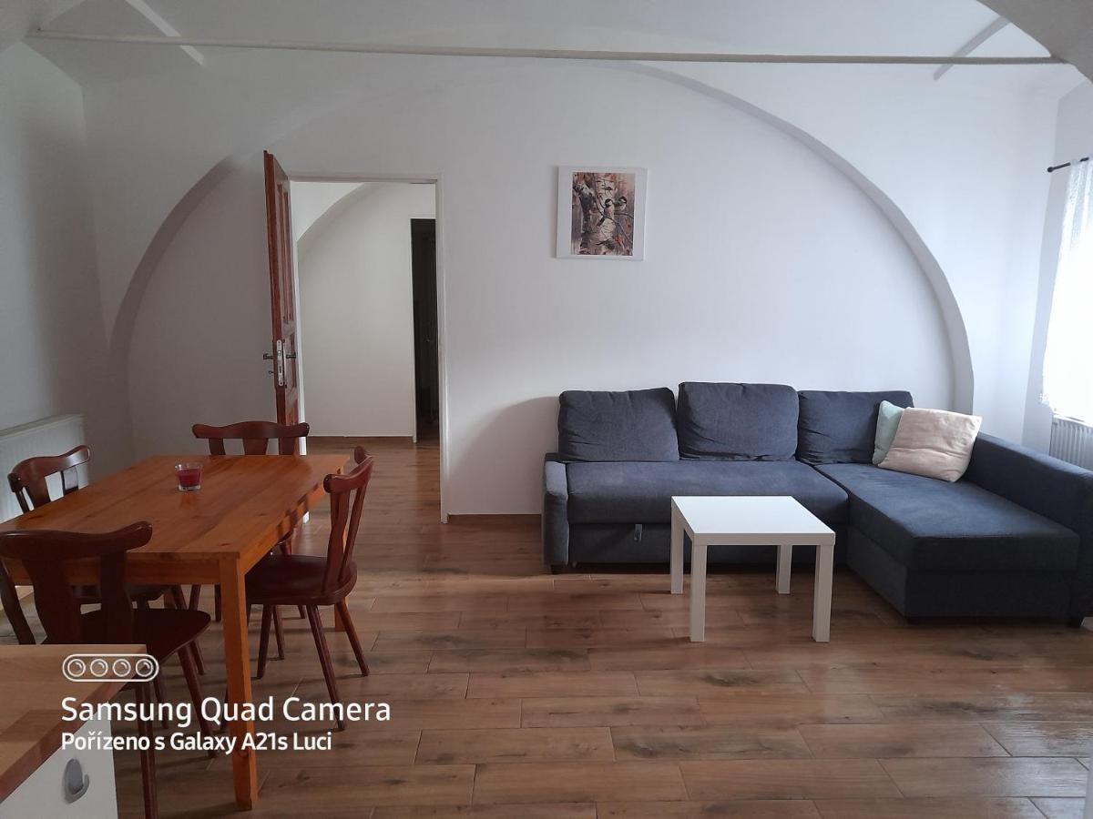 Kojan Apartment Jilovice Ngoại thất bức ảnh